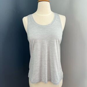 NEW Vuori Racerback Performance Tank Light Gray Blush Tone Size M